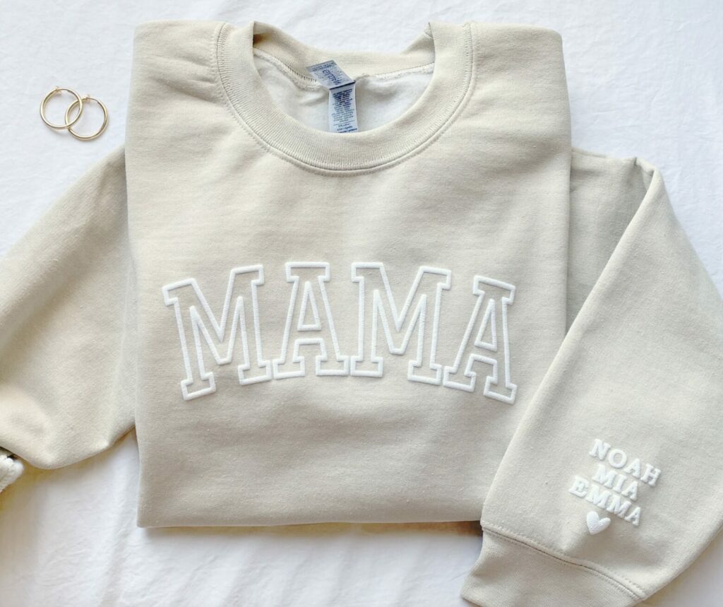 Personalized Mama sweatshirt with names of children on sleeve